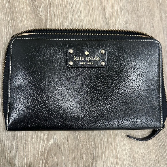 Kate Spade Oversized Black Leather Wallet - Picture 6 of 6